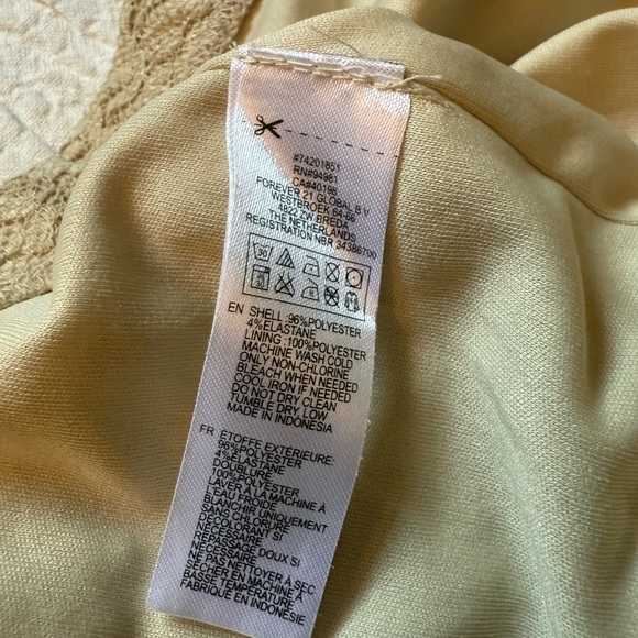 Forever 21 Lace Mini Skirt in Beige - Picture 5 of 5